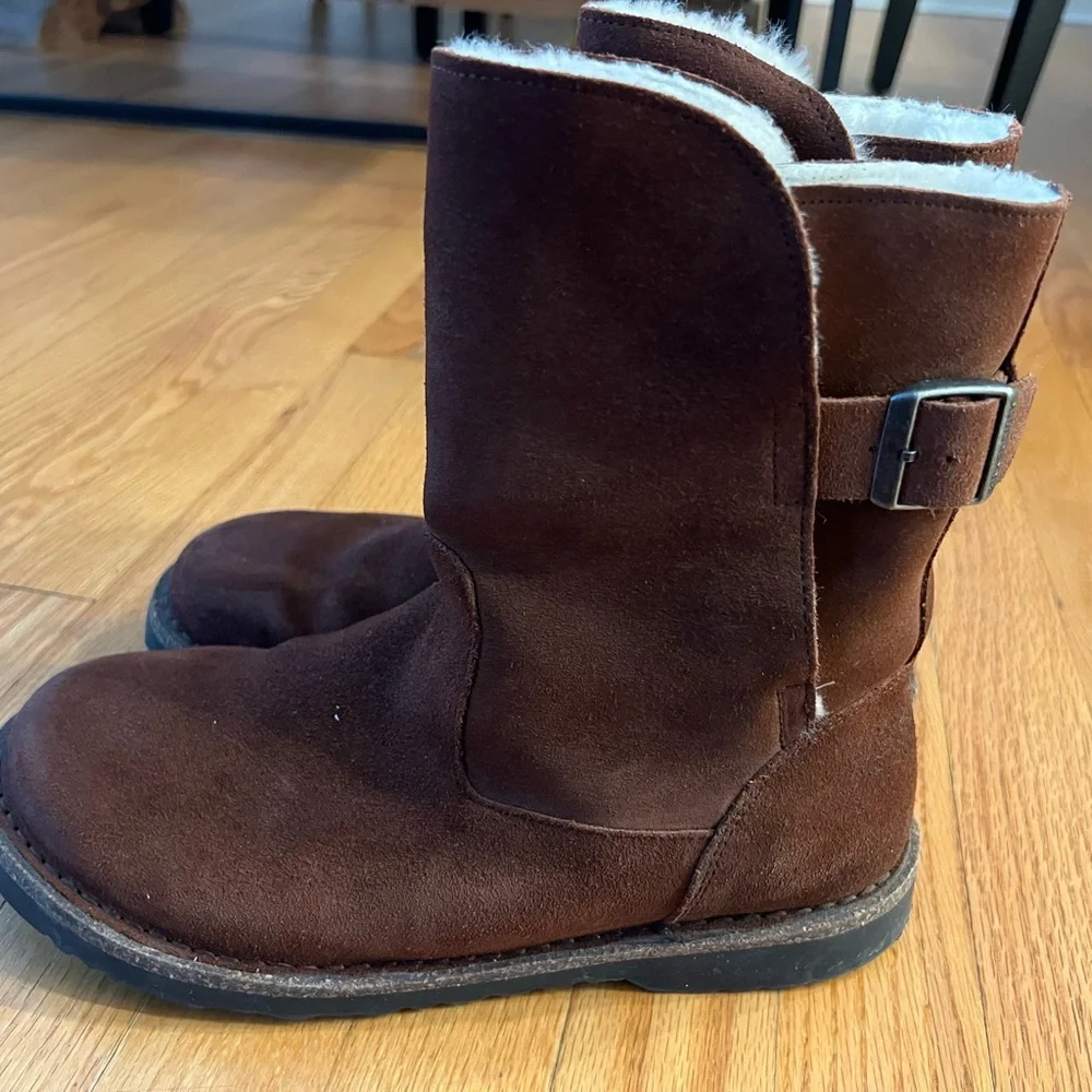 Birkenstock Uppsala shearling suede boots in the color Espresso brown